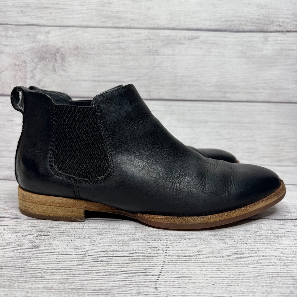 Kork Ease Black Leather Chelsea Boots Women's size 6.5 Ankle‎ Booties Side Zip